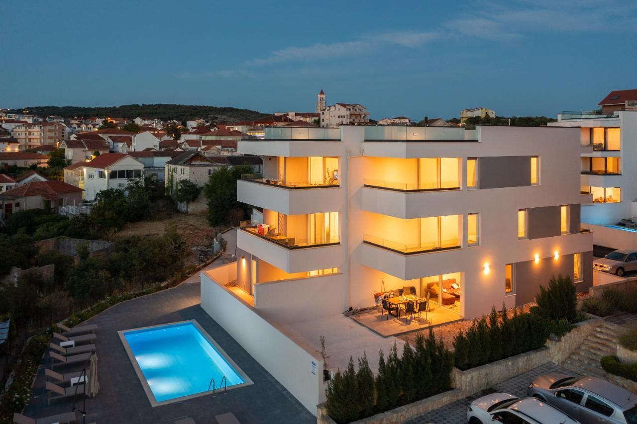 Apartment Alegria In Okrug With Heated Pool, Sea View, Jacuzzi, Wifi Trogir Exterior photo