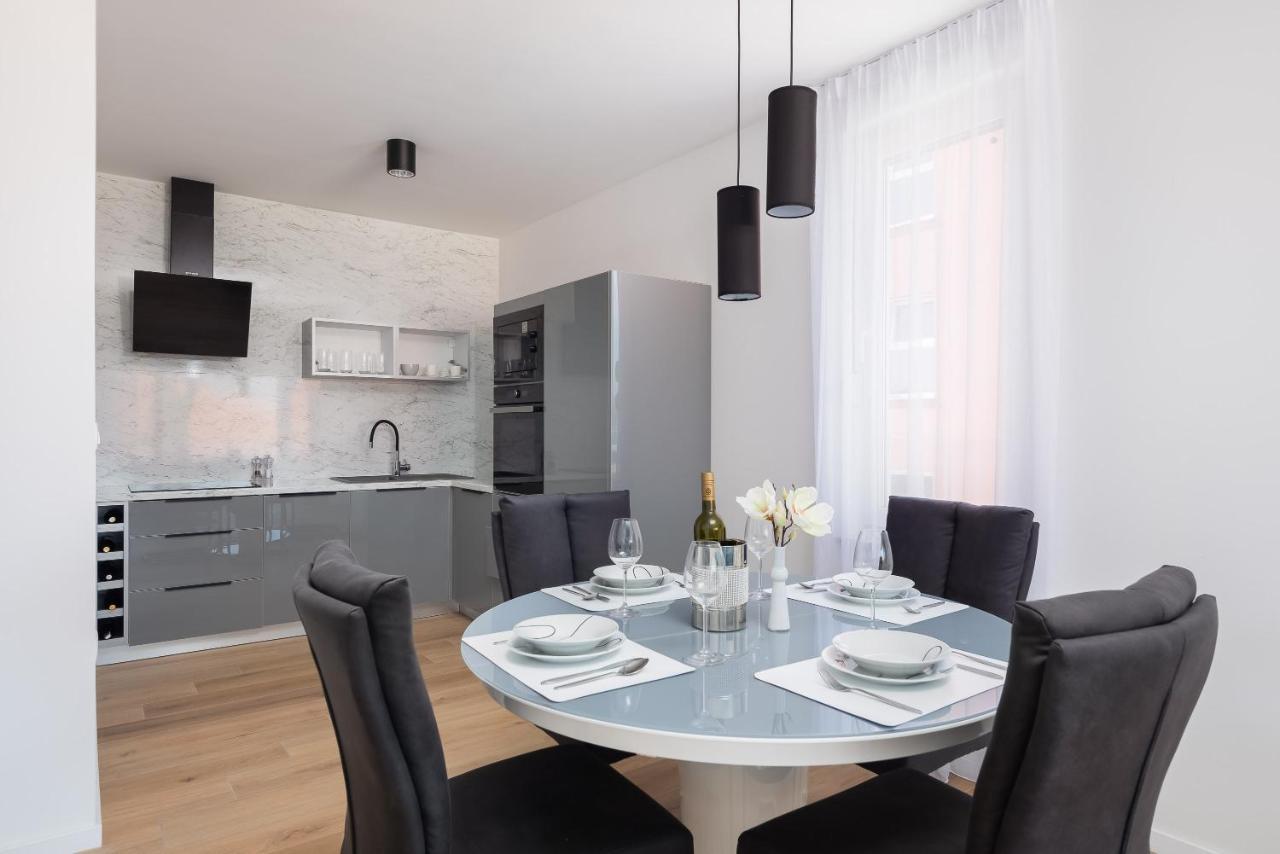 Apartment Alegria In Okrug With Heated Pool, Sea View, Jacuzzi, Wifi Trogir Exterior photo
