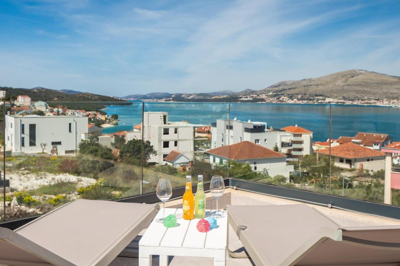 Apartment Alegria In Okrug With Heated Pool, Sea View, Jacuzzi, Wifi Trogir Exterior photo